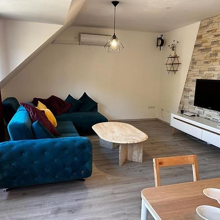 A&V Apartments Wunderschoene Rheinblick Wohnung Zum Entspannen Apt Ela ดุยส์บูร์ก ภายนอก รูปภาพ