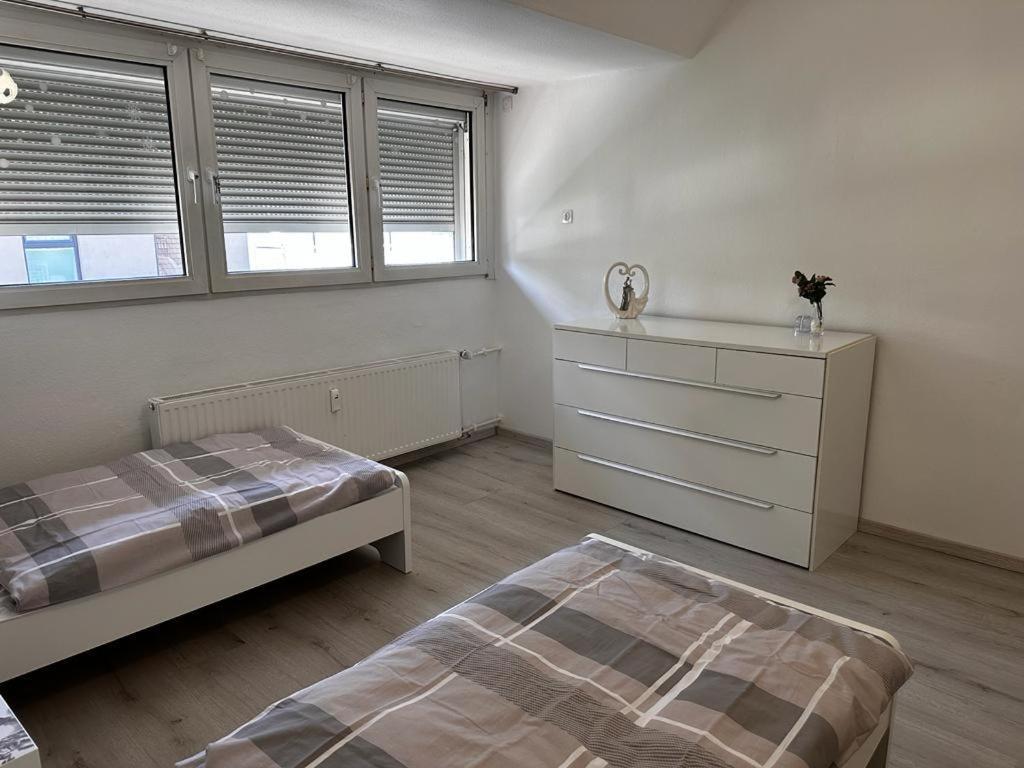 A&V Apartments Wunderschoene Rheinblick Wohnung Zum Entspannen Apt Ela ดุยส์บูร์ก ภายนอก รูปภาพ