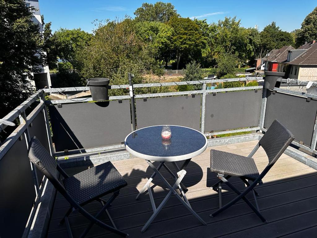 A&V Apartments Wunderschoene Rheinblick Wohnung Zum Entspannen Apt Ela ดุยส์บูร์ก ภายนอก รูปภาพ