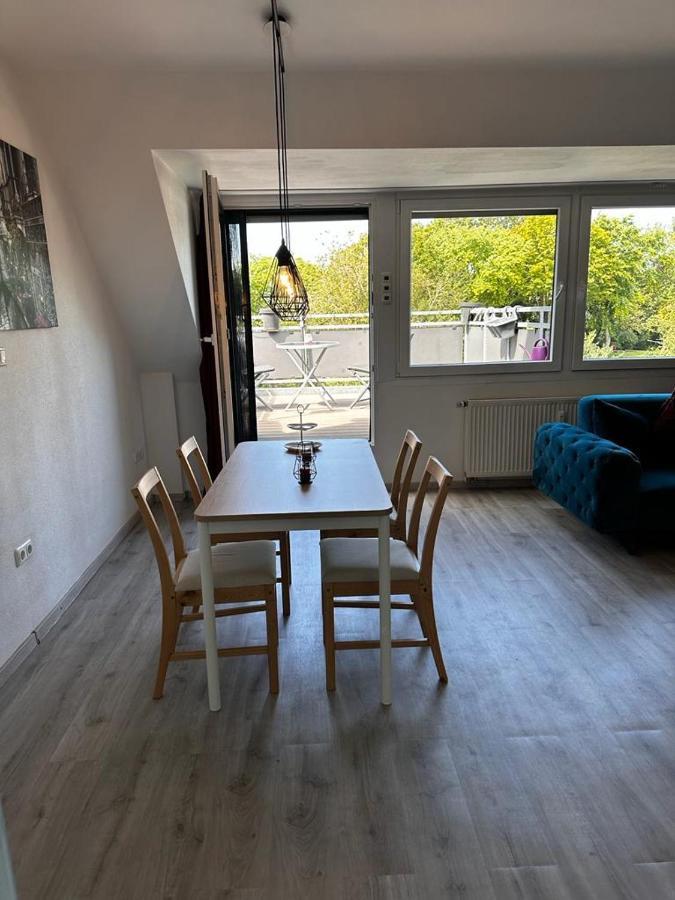 A&V Apartments Wunderschoene Rheinblick Wohnung Zum Entspannen Apt Ela ดุยส์บูร์ก ภายนอก รูปภาพ