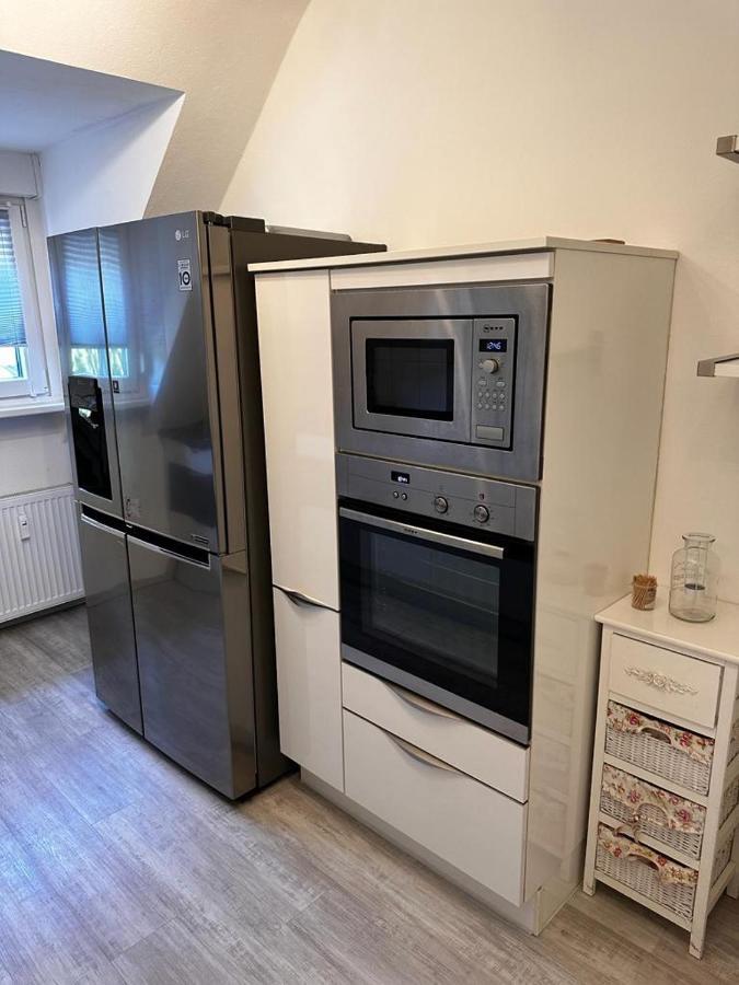 A&V Apartments Wunderschoene Rheinblick Wohnung Zum Entspannen Apt Ela ดุยส์บูร์ก ภายนอก รูปภาพ